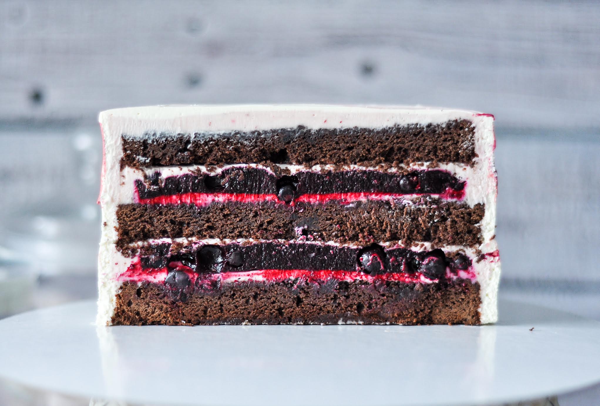 Шоколадно-ягодный торт