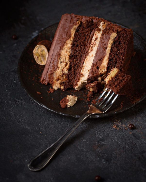 шоколадый торт, торт с бананами, шоколадно-банановый торт